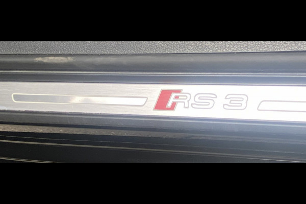 Audi RS 3 SPORTBACK 2.5 TFSI RS 3 quattro / Pano/ B&O/ VC/ Matrix/ Ambiente/ Privacy/ Keyless