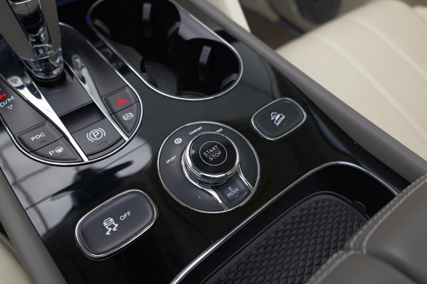 Bentley Bentayga 3.0 V6 Hybrid |Naim|Panorama|Carbon|BTW|PPF|