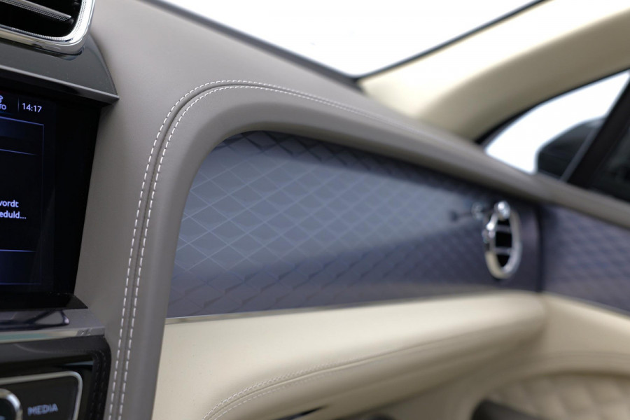 Bentley Bentayga 3.0 V6 Hybrid |Naim|Panorama|Carbon|BTW|PPF|
