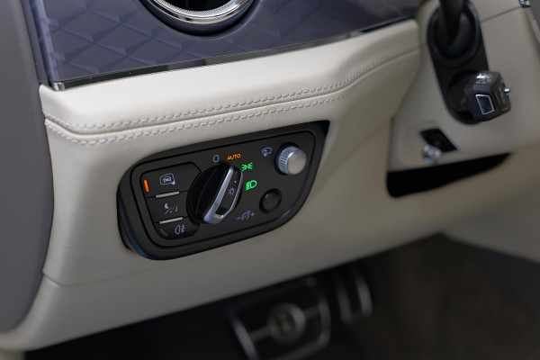 Bentley Bentayga 3.0 V6 Hybrid |Naim|Panorama|Carbon|BTW|PPF|