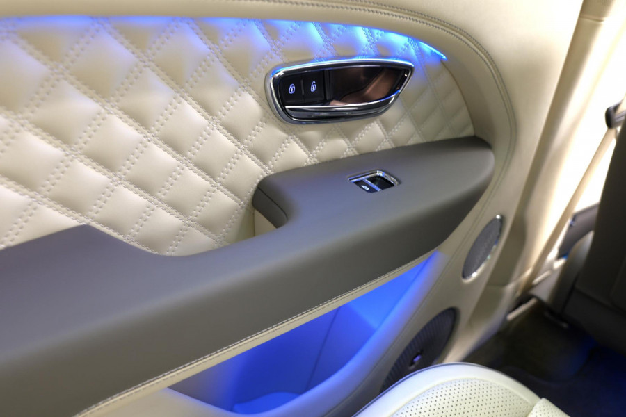 Bentley Bentayga 3.0 V6 Hybrid |Naim|Panorama|Carbon|BTW|PPF|