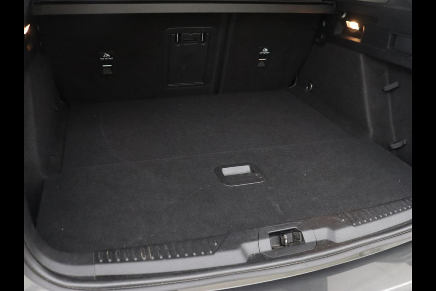 Ford Focus 1.5 EcoBoost ST Line X | Trekhaak | B&O Sound | Camera | Carplay | Navigatie | Climate control | Full LED | Keyless | Cruise control | Bluetooth | Digital Cockpit