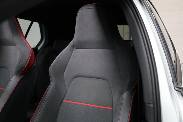 Volkswagen Golf 2.0 TSI GTI Clubsport 301+PK LED+IQ/PANO/HALF LEER+ALCANTARA+S.VERWARMING/19"/CAM/LINE/ACC/ECC/12 MND GARANTIE!