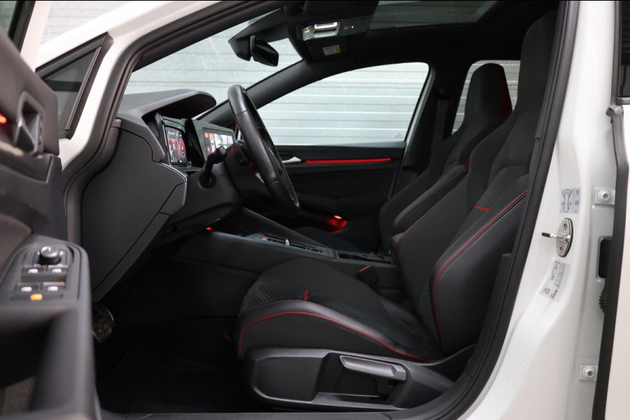 Volkswagen Golf 2.0 TSI GTI Clubsport 301+PK LED+IQ/PANO/HALF LEER+ALCANTARA+S.VERWARMING/19"/CAM/LINE/ACC/ECC/12 MND GARANTIE!