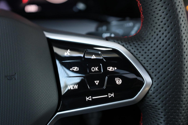 Volkswagen Golf 2.0 TSI GTI Clubsport 301+PK LED+IQ/PANO/HALF LEER+ALCANTARA+S.VERWARMING/19"/CAM/LINE/ACC/ECC/12 MND GARANTIE!