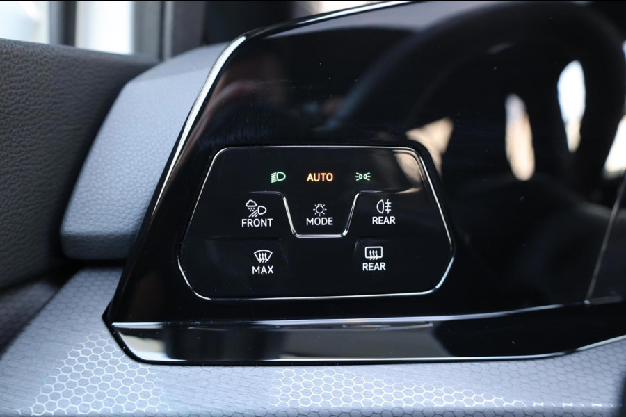 Volkswagen Golf 2.0 TSI GTI Clubsport 301+PK LED+IQ/PANO/HALF LEER+ALCANTARA+S.VERWARMING/19"/CAM/LINE/ACC/ECC/12 MND GARANTIE!