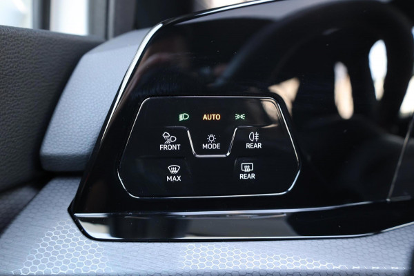 Volkswagen Golf 2.0 TSI GTI Clubsport 301+PK LED+IQ/PANO/HALF LEER+ALCANTARA+S.VERWARMING/19"/CAM/LINE/ACC/ECC/12 MND GARANTIE!