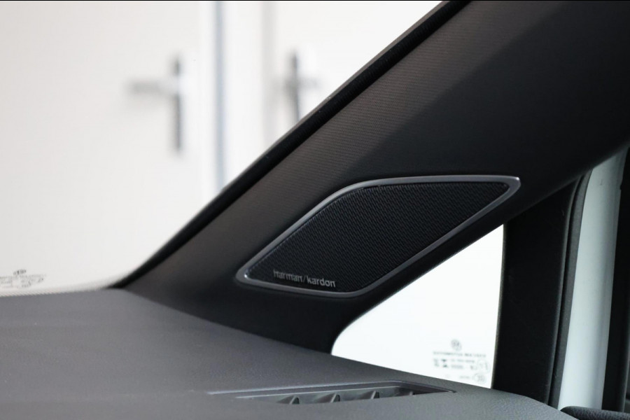 Volkswagen Golf 2.0 TSI GTI Clubsport 301+PK LED+IQ/PANO/HALF LEER+ALCANTARA+S.VERWARMING/19"/CAM/LINE/ACC/ECC/12 MND GARANTIE!