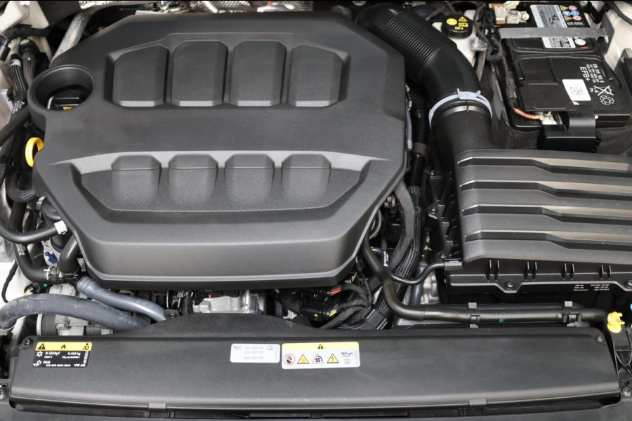 Volkswagen Golf 2.0 TSI GTI Clubsport 301+PK LED+IQ/PANO/HALF LEER+ALCANTARA+S.VERWARMING/19"/CAM/LINE/ACC/ECC/12 MND GARANTIE!