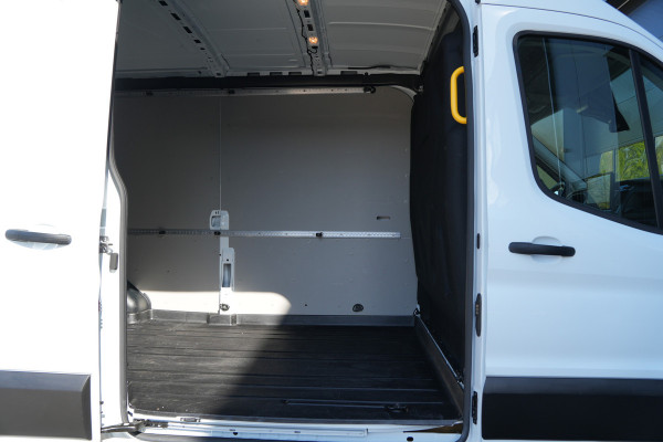 Ford Transit 350 2.0 TDCI L3H2 Trend 130pk - Cruise - Camera - Airco - PDC - Carplay/Android - Rijklaar