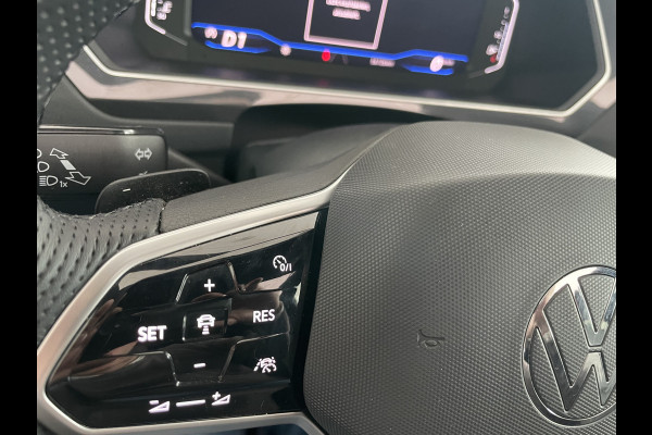 Volkswagen Tiguan 1.5 TSI 2x R-line Achteruitrijcamera - Virtual dashboard - Apple carplay - Navigatie - Parkeersensoren - Licht metalen velgen 20 inch - Mistlampen - Dakrails - IQ light - Hill hold functie - Radio - Extra getint glas - Lederen bekleding - Stuur multifunctioneel - Stoelverwarming - stuurverwarming - Regensensor - Bluetooth