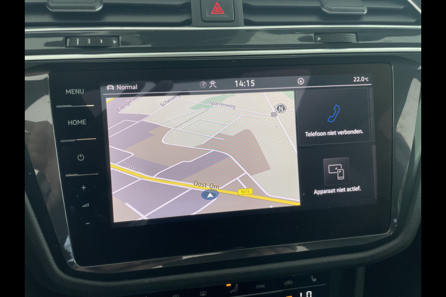 Volkswagen Tiguan 1.5 TSI 2x R-line Achteruitrijcamera - Virtual dashboard - Apple carplay - Navigatie - Parkeersensoren - Licht metalen velgen 20 inch - Mistlampen - Dakrails - IQ light - Hill hold functie - Radio - Extra getint glas - Lederen bekleding - Stuur multifunctioneel - Stoelverwarming - stuurverwarming - Regensensor - Bluetooth