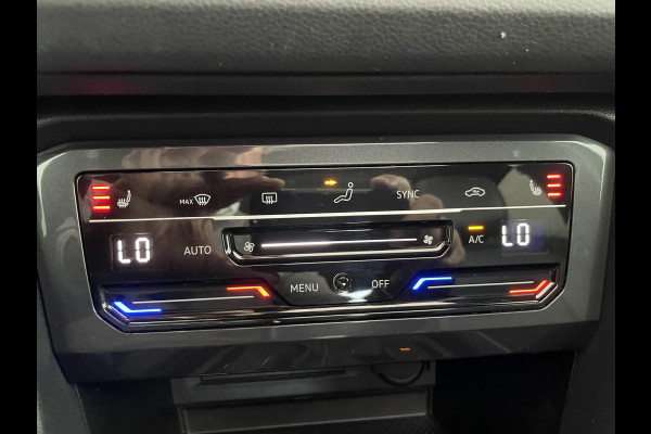 Volkswagen Tiguan 1.5 TSI 2x R-line Achteruitrijcamera - Virtual dashboard - Apple carplay - Navigatie - Parkeersensoren - Licht metalen velgen 20 inch - Mistlampen - Dakrails - IQ light - Hill hold functie - Radio - Extra getint glas - Lederen bekleding - Stuur multifunctioneel - Stoelverwarming - stuurverwarming - Regensensor - Bluetooth
