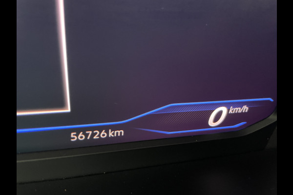 Volkswagen Tiguan 1.5 TSI 2x R-line Achteruitrijcamera - Virtual dashboard - Apple carplay - Navigatie - Parkeersensoren - Licht metalen velgen 20 inch - Mistlampen - Dakrails - IQ light - Hill hold functie - Radio - Extra getint glas - Lederen bekleding - Stuur multifunctioneel - Stoelverwarming - stuurverwarming - Regensensor - Bluetooth