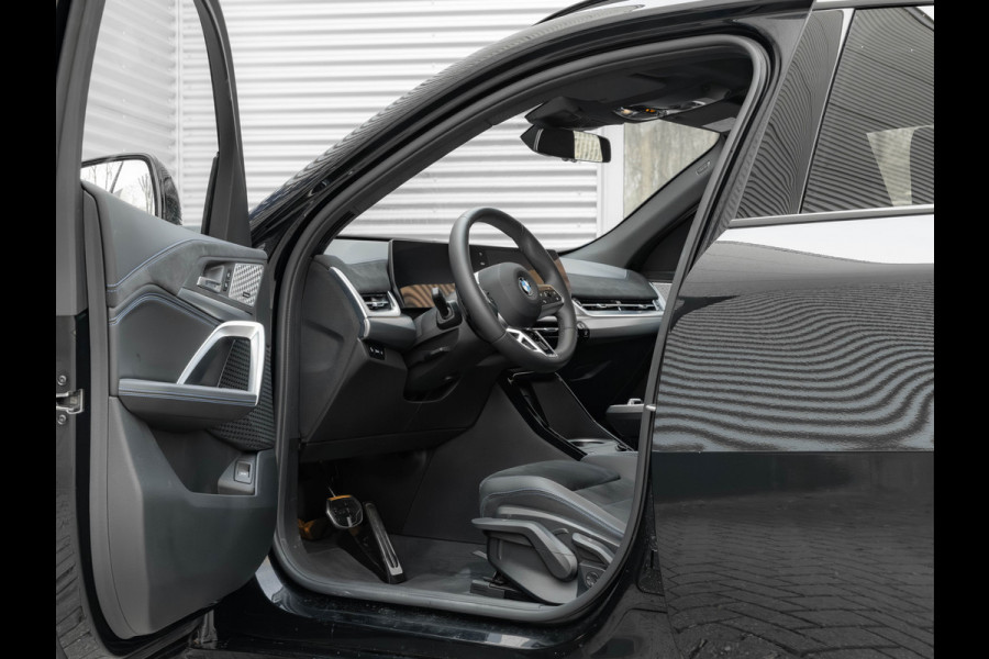 BMW X2 sDrive20i M-Sport Pro - Pano - M-Zetels - Trekhaak - Harman Kardon
