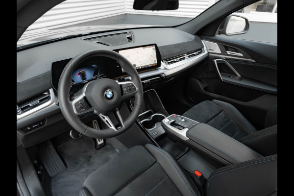 BMW X2 sDrive20i M-Sport Pro - Pano - M-Zetels - Trekhaak - Harman Kardon