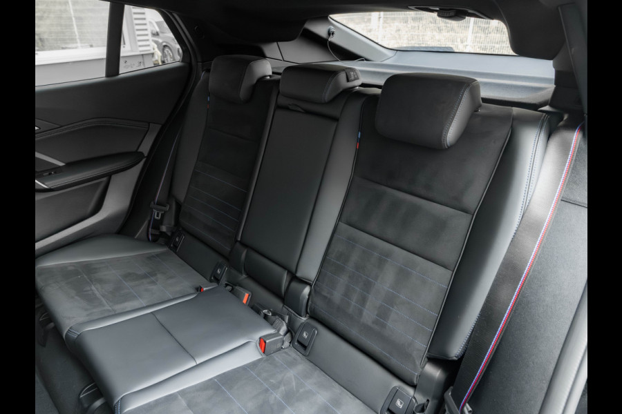 BMW X2 sDrive20i M-Sport Pro - Pano - M-Zetels - Trekhaak - Harman Kardon