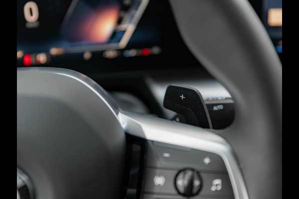 BMW X2 sDrive20i M-Sport Pro - Pano - M-Zetels - Trekhaak - Harman Kardon