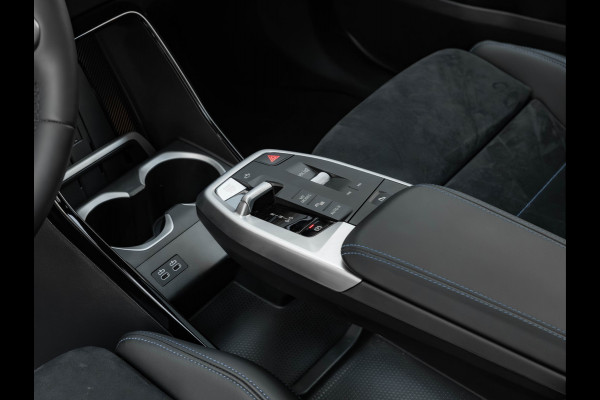 BMW X2 sDrive20i M-Sport Pro - Pano - M-Zetels - Trekhaak - Harman Kardon