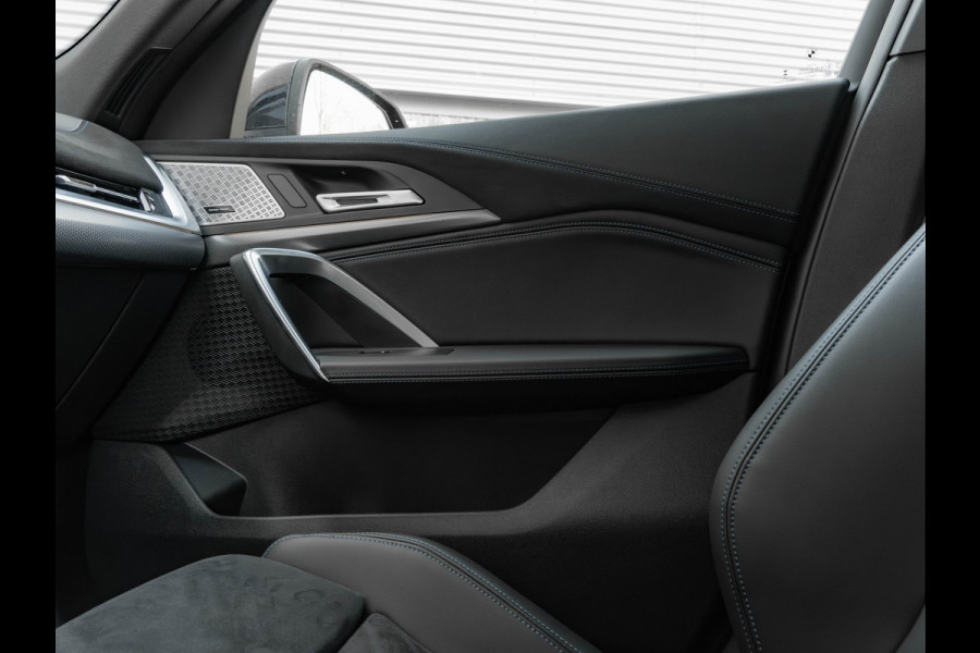 BMW X2 sDrive20i M-Sport Pro - Pano - M-Zetels - Trekhaak - Harman Kardon