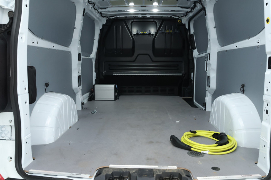 Volkswagen E-Transporter 32 L2H1 64 kWh Lengte 2, 283PK, nieuwstaat