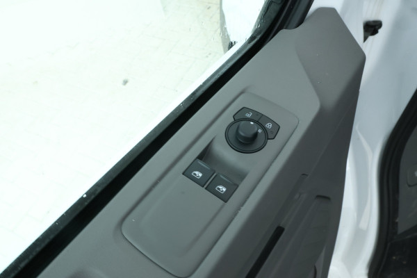 Volkswagen E-Transporter 32 L2H1 64 kWh Lengte 2, 283PK, nieuwstaat