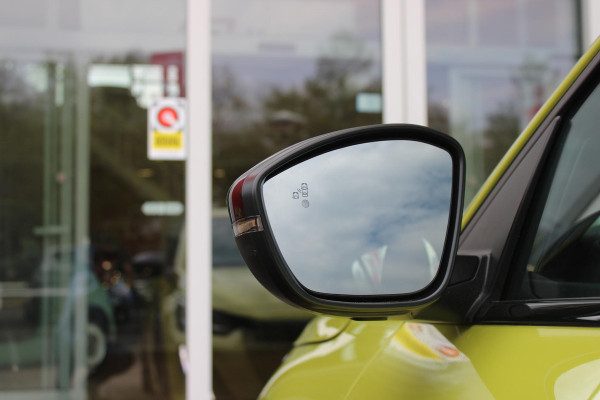 Peugeot e-208 EV GT 156PK 51 kWh | WARMTEPOMP | ALCANTARA "EXECUTIVE INTERIOR" (STOEL VERWARMING/ELEKTRISCH VERSTELBARE BESTUUDERSSTOEL MET MASSAGE FUNCTIE/ALCANTARA BEKLEDING | METAALLAK "JAUNE AGUENDA" | DRIVE ASSIST PLUS PACK (ADAPTIVE CRUISE CONTROL/STOP & GO FUNCTIE/LANE KEEPING/POSITIONING ASSIST) | 17" LICHTMETALEN VELGEN "YANAKA" | SFEER VERLICHTING IN 8 KLEUREN | KEYLESS ENTRY/START | DRAADLOZE APPLE CARPLAY/ANDROID AUTO | DRAADLOZE TELEFOONLADER | VISION & NAVIGATION PACK (NAVIGATIE/HD CAMERA VOOR EN ACHTER/DODEHOEK BEWAKING/INSTAPVERLICHTING | FULL LED KOPLAMPEN |