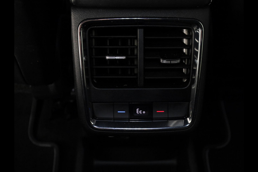 Škoda Enyaq 60 Sportline 180pk | Navigatie | 20 inch Lichtmetalen velgen | Elektrisch verstelbare voorstoel | Matrix Led | Parkeercamera | Stoelverwarming