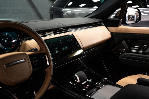 Land Rover Range Rover Sport 3.0 D300 Dynamic SE *GRIJS KENTEKEN / Meridian / Surround-View / Memory / Luchtvering / Adaptief Onderstel*