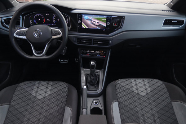 Volkswagen Taigo 1.5 TSI R-Line / PANODAK / ACC / VIRTUAL / CARPLAY