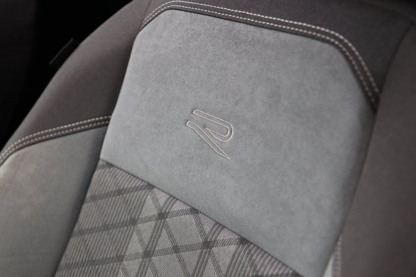 Volkswagen Taigo 1.5 TSI R-Line / PANODAK / ACC / VIRTUAL / CARPLAY