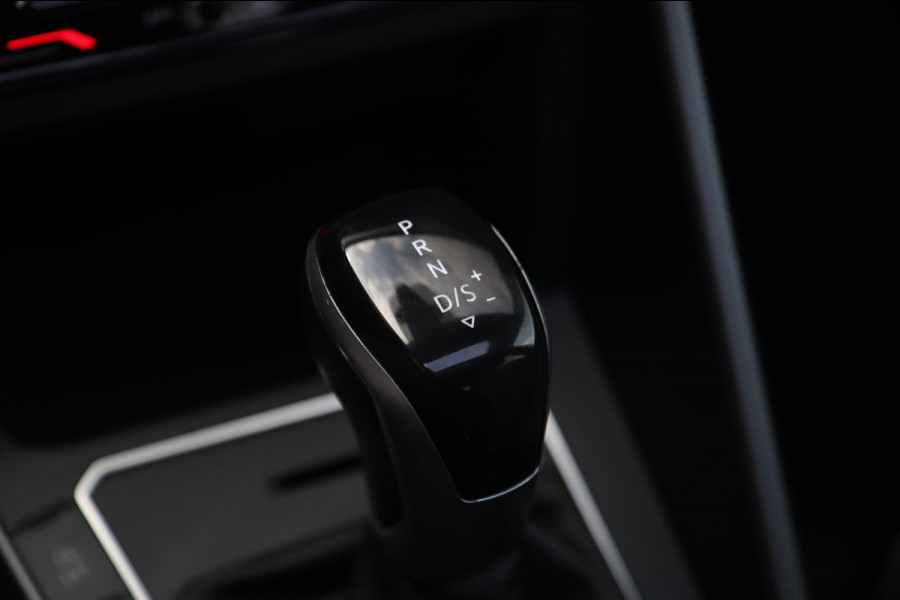 Volkswagen Taigo 1.5 TSI R-Line / PANODAK / ACC / VIRTUAL / CARPLAY