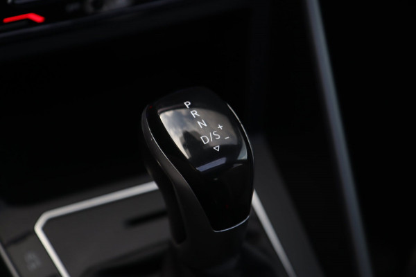 Volkswagen Taigo 1.5 TSI R-Line / PANODAK / ACC / VIRTUAL / CARPLAY