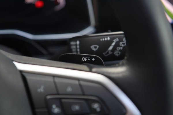 Volkswagen Taigo 1.5 TSI R-Line / PANODAK / ACC / VIRTUAL / CARPLAY