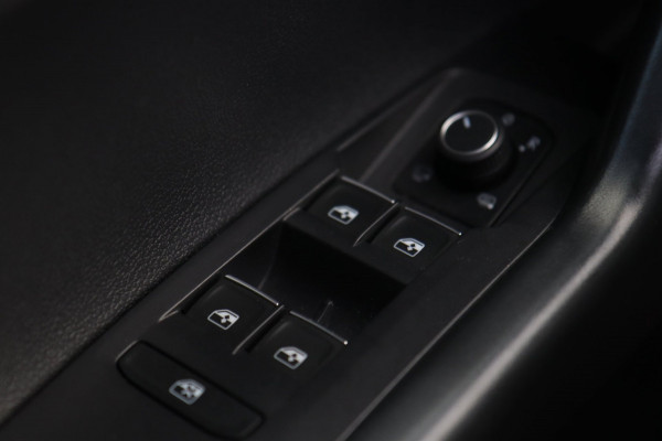 Volkswagen Taigo 1.5 TSI R-Line / PANODAK / ACC / VIRTUAL / CARPLAY