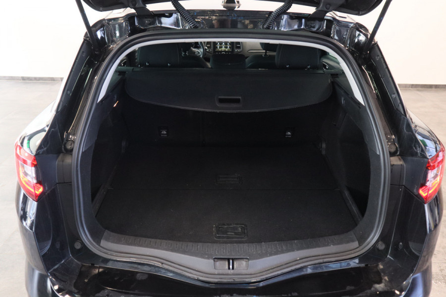 Renault Mégane Estate 1.3 TCe Limited Navigatie CruiseControl Trekhaak