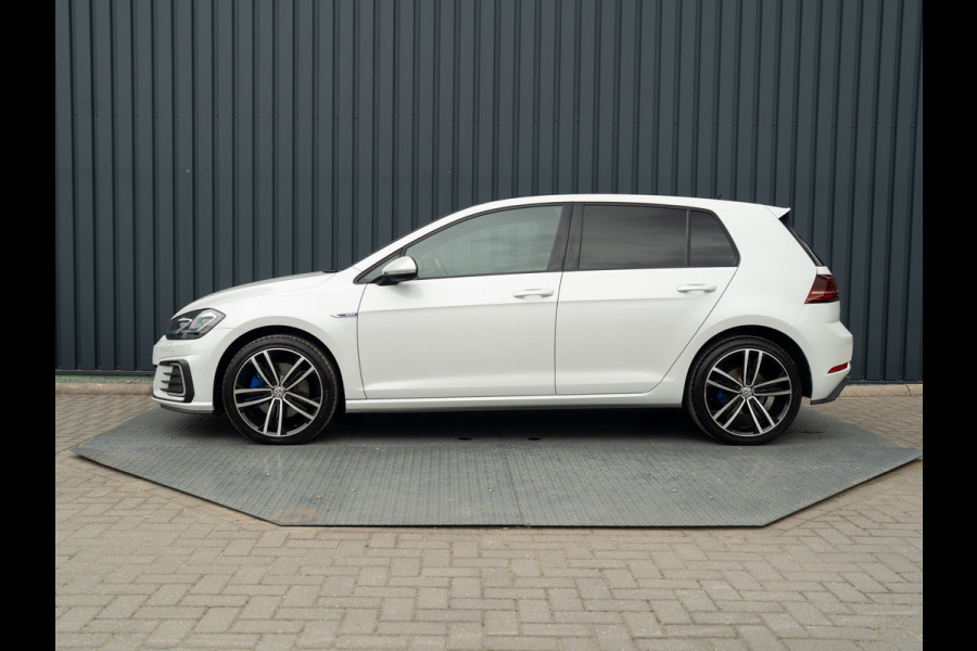 Volkswagen Golf 1.4 TSI PHEV GTE Limited Edition 051/200 | Groot navi | Stoelgeheugen | Camera | Leder | Prijs Rijklaar!!