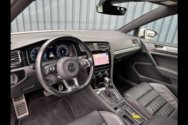 Volkswagen Golf 1.4 TSI PHEV GTE Limited Edition 051/200 | Groot navi | Stoelgeheugen | Camera | Leder | Prijs Rijklaar!!