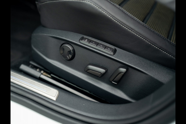 Volkswagen Golf 1.4 TSI PHEV GTE Limited Edition 051/200 | Groot navi | Stoelgeheugen | Camera | Leder | Prijs Rijklaar!!