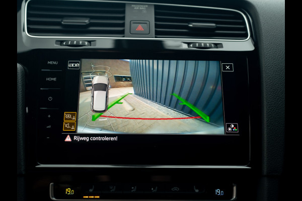 Volkswagen Golf 1.4 TSI PHEV GTE Limited Edition 051/200 | Groot navi | Stoelgeheugen | Camera | Leder | Prijs Rijklaar!!