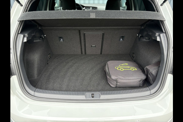 Volkswagen Golf 1.4 TSI PHEV GTE Limited Edition 051/200 | Groot navi | Stoelgeheugen | Camera | Leder | Prijs Rijklaar!!