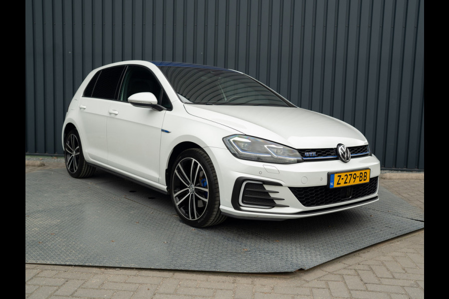 Volkswagen Golf 1.4 TSI PHEV GTE Limited Edition 051/200 | Groot navi | Stoelgeheugen | Camera | Leder | Prijs Rijklaar!!
