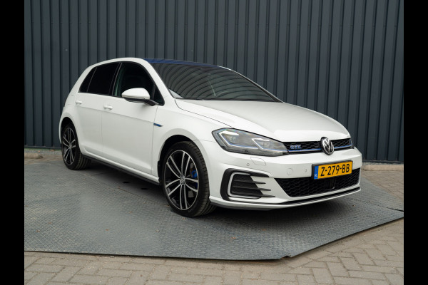 Volkswagen Golf 1.4 TSI PHEV GTE Limited Edition 051/200 | Groot navi | Stoelgeheugen | Camera | Leder | Prijs Rijklaar!!