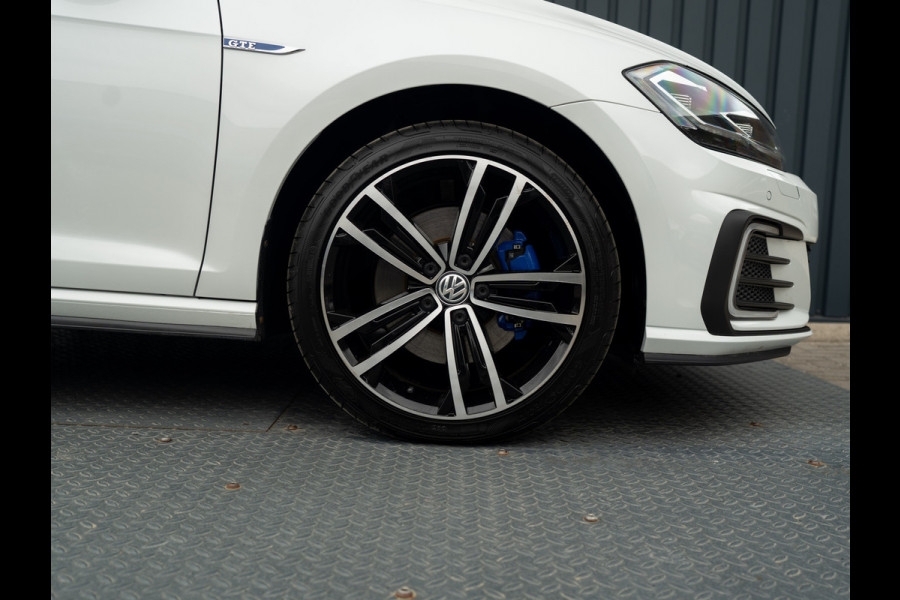 Volkswagen Golf 1.4 TSI PHEV GTE Limited Edition 051/200 | Groot navi | Stoelgeheugen | Camera | Leder | Prijs Rijklaar!!