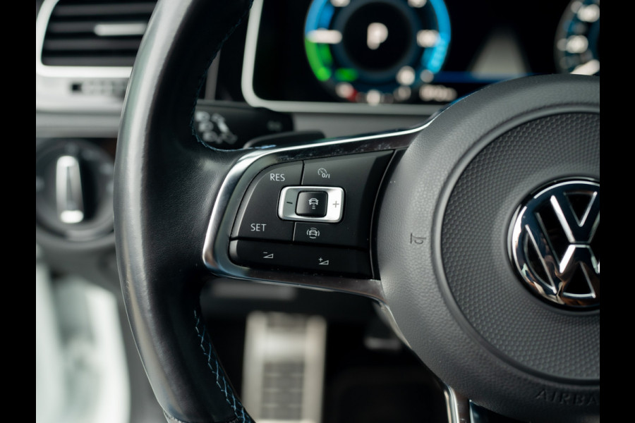 Volkswagen Golf 1.4 TSI PHEV GTE Limited Edition 051/200 | Groot navi | Stoelgeheugen | Camera | Leder | Prijs Rijklaar!!