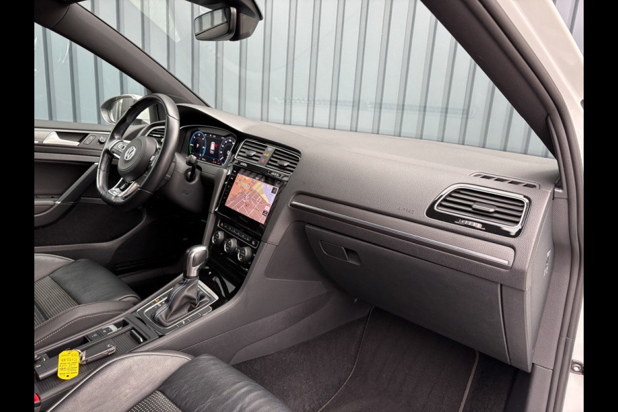 Volkswagen Golf 1.4 TSI PHEV GTE Limited Edition 051/200 | Groot navi | Stoelgeheugen | Camera | Leder | Prijs Rijklaar!!