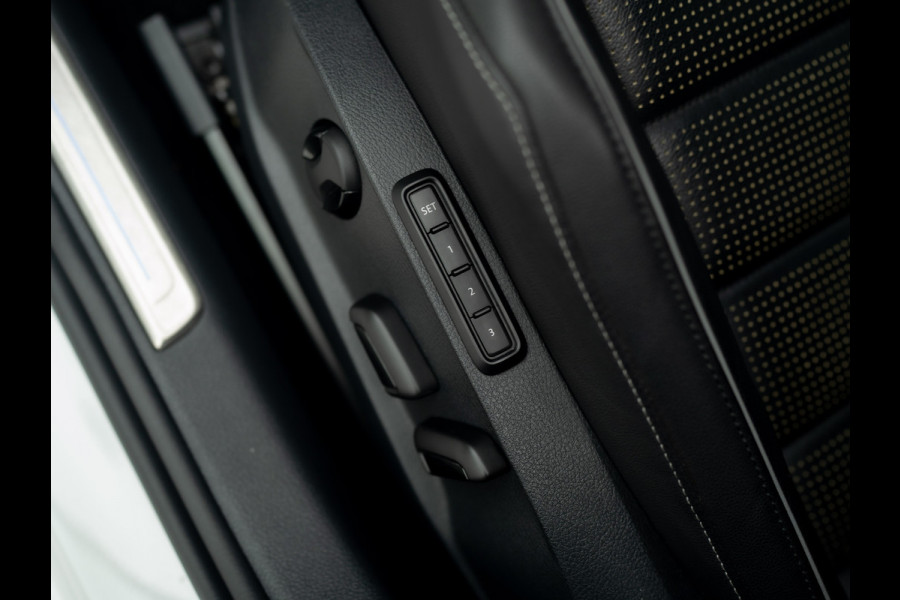 Volkswagen Golf 1.4 TSI PHEV GTE Limited Edition 051/200 | Groot navi | Stoelgeheugen | Camera | Leder | Prijs Rijklaar!!