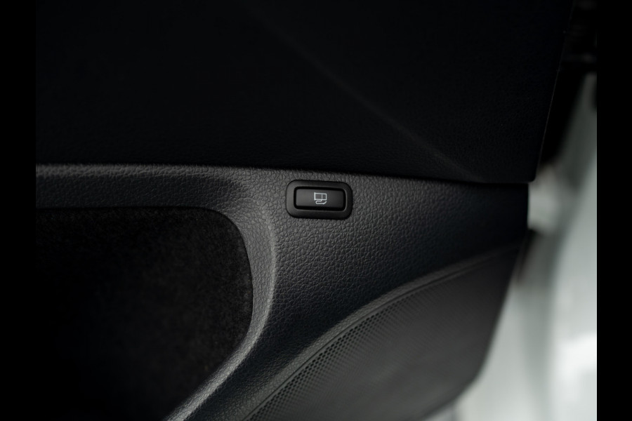 Volkswagen Golf 1.4 TSI PHEV GTE Limited Edition 051/200 | Groot navi | Stoelgeheugen | Camera | Leder | Prijs Rijklaar!!