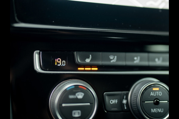 Volkswagen Golf 1.4 TSI PHEV GTE Limited Edition 051/200 | Groot navi | Stoelgeheugen | Camera | Leder | Prijs Rijklaar!!