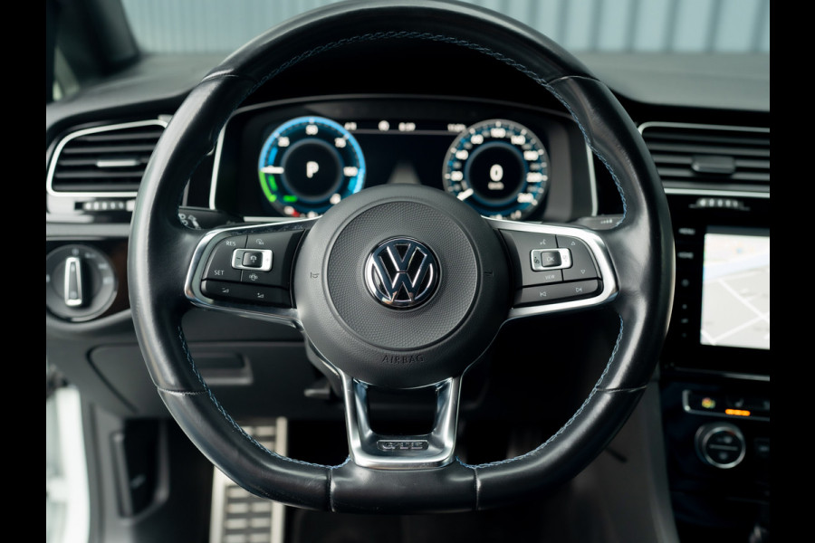 Volkswagen Golf 1.4 TSI PHEV GTE Limited Edition 051/200 | Groot navi | Stoelgeheugen | Camera | Leder | Prijs Rijklaar!!